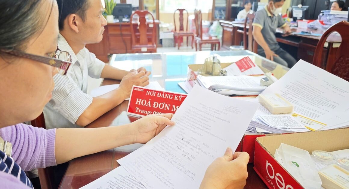 KHÁCH HÀNG CẬN MỨC NỢ THUẾ CHỈ HƠN 56.000 ĐỒNG CŨNG CÓ NGHĨA VỤ TƯƠNG TÁC, BẠN ĐÃ BIẾT CHƯA?