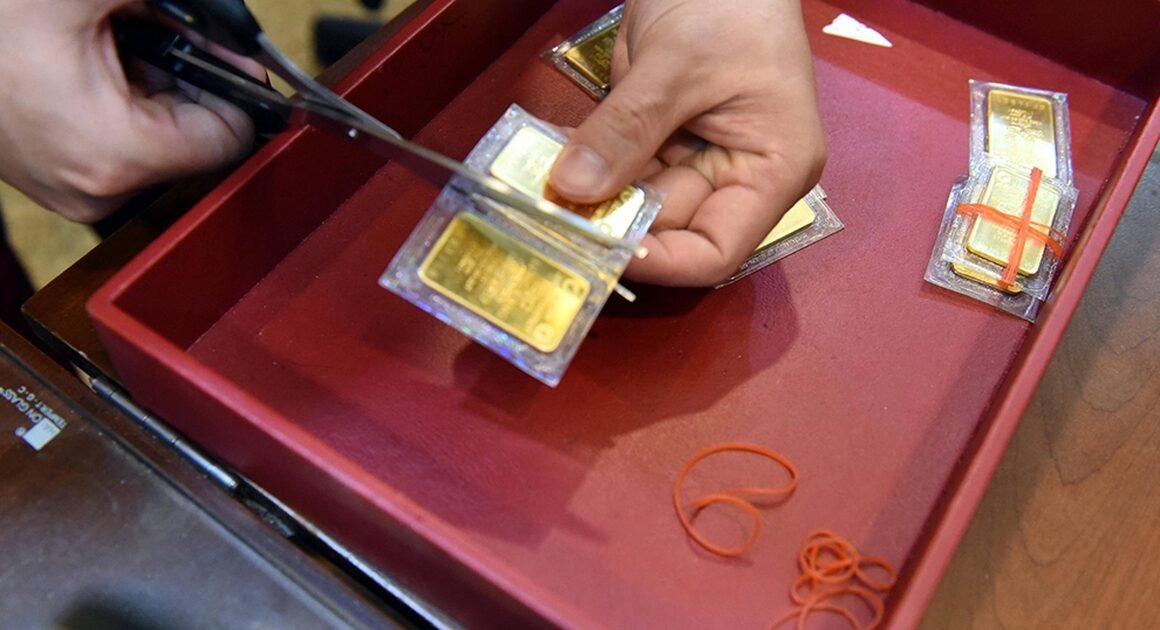 VÌ SAO NHÀ ĐẦU TƯ THẮNG LỚN VỚI VÀNG BẠC KHI CHIẾN SỰ TRUNG ĐÔNG NỔ RA?