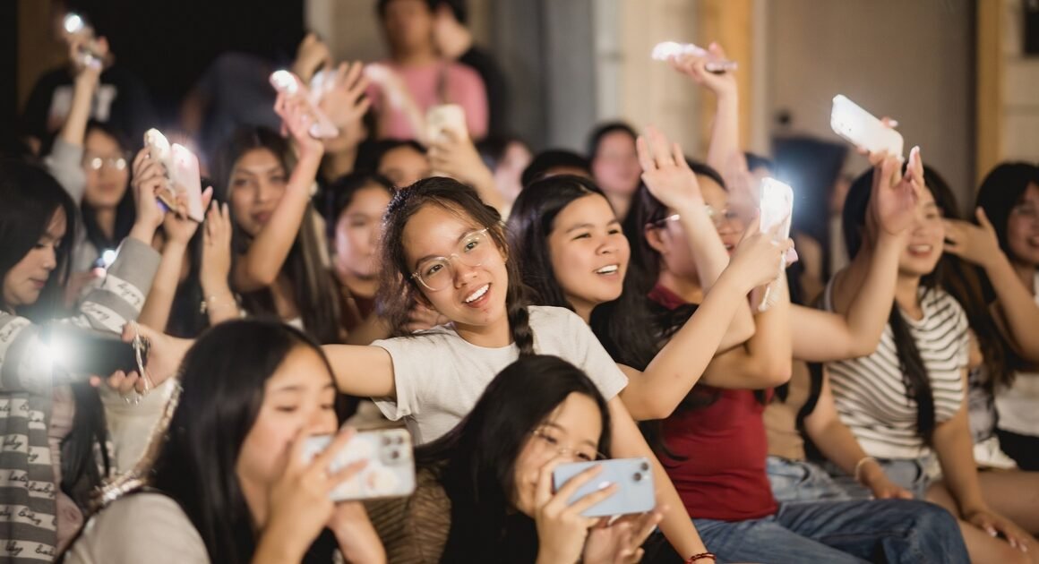 DU HỌC MỸ KHÔNG CHỈ DÀNH CHO GIA ĐÌNH GIÀU, VẬY NGÀNH NÀO SẼ GIÚP BẠN BỨT PHÁ TRONG THỜI ĐẠI AI?