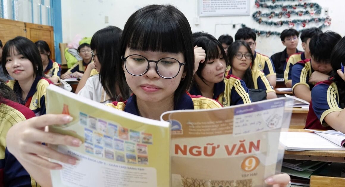 KHÁM PHÁ NGÀY THƠ VIỆT NAM – BẢN GIAO HÒA GIỮA TRUYỀN THỐNG VÀ TÂM HỒN PHÁO ĐỘNG CỦA SÁNG TẠO THI CA!