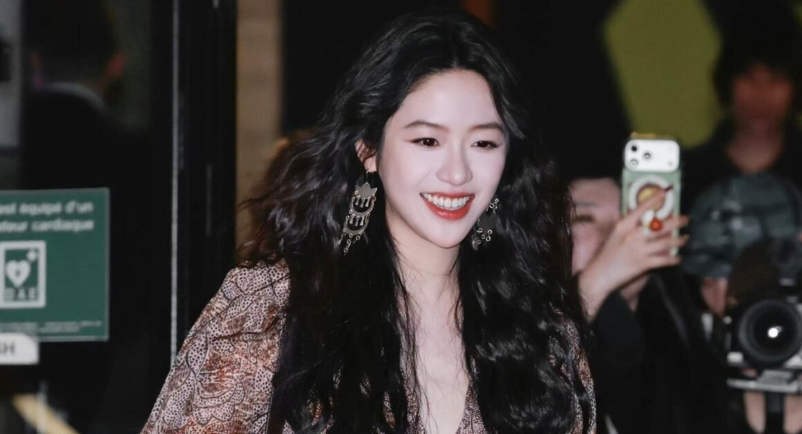 NGƯỜI TA CHỈ CHỤP VỘI MÀ VẺ ĐẸP HỒN HÀO CỦA HÀM CHI CŨNG GÂY BỐC LOẠN MẠNG XÃ HỘI!