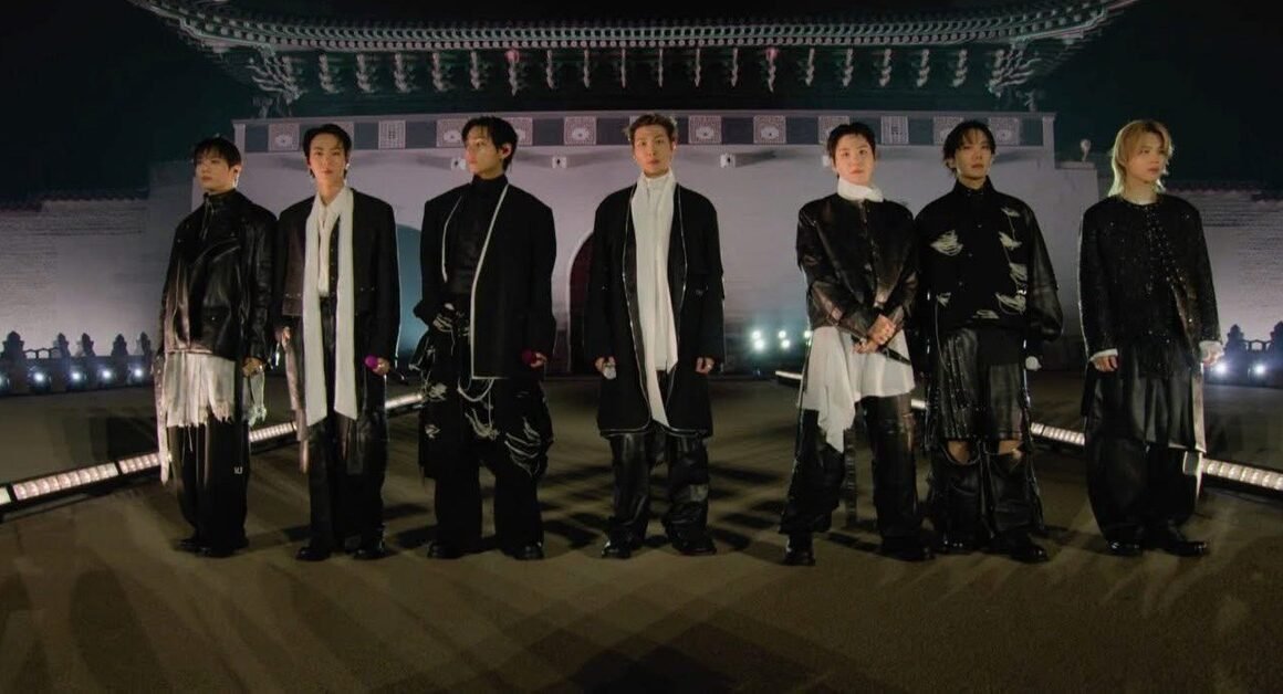 BTS trở lại với sân khấu đầu tiên sau 4 năm, khiến triệu fan không thể nào rời mắt!