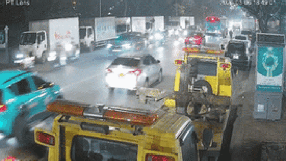 VỤ TAI NẠN KINH HOÀNG GÂY NGUỒN CẢNH XẾP, MỘT NGƯỜI THƯƠNG NẶNG, NHIỀU XE HƯ HỎNG NẶNG!