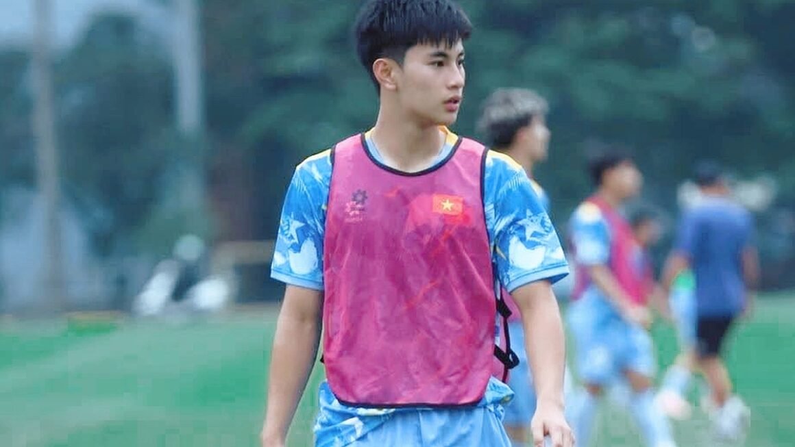 KHÁM PHÁ HÀNH TRÌNH TẬP LUYỆN ĐỈNH CAO CỦA TRẦN GIA BẢO CÙNG U19 VIỆT NAM!