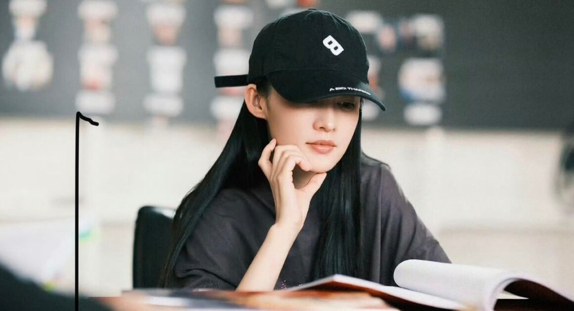 KHÓ AI NGỜ MẶC MỊCH, DÙ MẶC NẢN, NHỮNG MỸ NHÂN NÀY VẪN RẠNG RỠ NHỜ ĐƯỜNG NÉT TUYỆT ĐẮC VÀ LÀN DA KHÔNG TÌ VẾT!