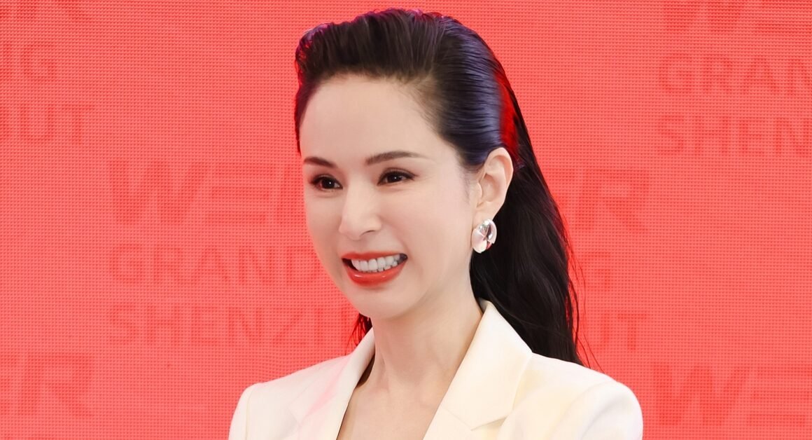 LẠI MỘT MÀN TRẤN ĐỘI TRONG SỰ KIỆN, LÝ NHƯỢC ĐỒNG CHẤT LƯỢNG ĐẾN KỲ ING, CHẢI NỔI NHAN SẮC Ở TUỔI U60!