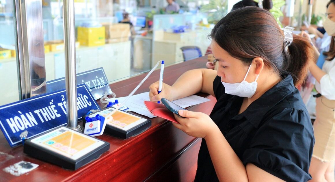 KHÁCH HÀNG ĐỪNG BỎ LỠ: KÊ KHAI, QUYẾT TOÁN THUẾ THU NHẬP CÁ NHÂN ĐÚNG QUY ĐỊNH, TRÁNH RỦI RO PHÁP LÝ!