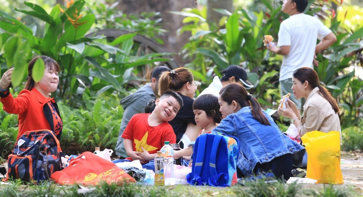 bỎng nhiên nghỉ liên tiếp có lợi hay hại cho sản xuất và kinh tế?