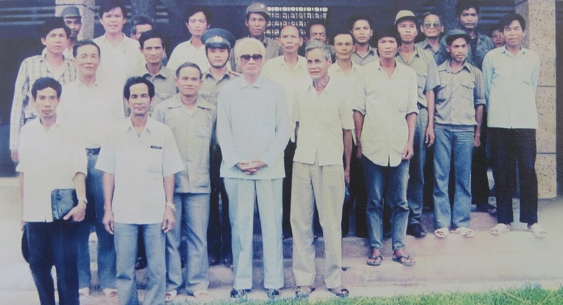 BÍ MẬT CỦA NGHỊ LỰC VƯỢT BẬC CỦA NGƯỜI HRÊ Ở BA TỎ: !!!LỜI DẶN DÒ CHÂN THẬT CỦA THỦ TƯỚNG PHẠM VĂN ĐỒNG!!!