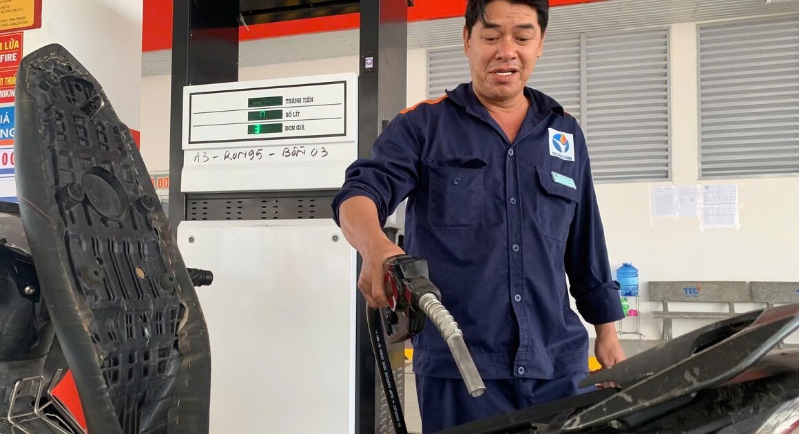 GIÁ XĂNG DẦU ĐỒNG LOẠT GIẢM MẠNH, DẦU HỎA GIẢM GẦN 4.000 ĐỒNG/LÍT, CHỜ ĐÓN BƯỚC TIẾP THEO!