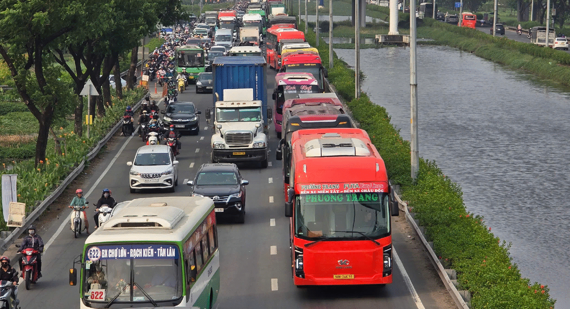 BỘ XÂY DỰNG ĐANG ĐẨY MẠNH KIỂM TRA GIÁ CƯỚC VẬN TẢI GIỮA LÚC GIÁ NHIÊN LIỆU BIẾN ĐỘNG NHẤT!