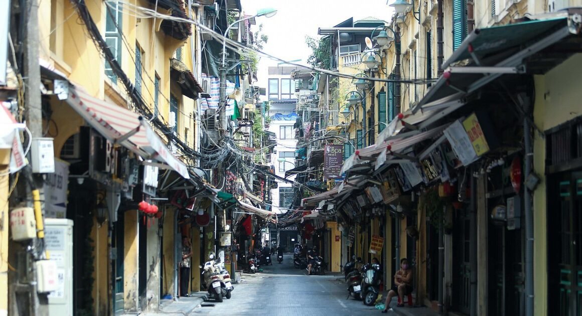 KHẨN CẤP: HÀ NỘI SẼ BỔ SUNG LUẬN CHỨNG ĐÁNH GIÁ CHI TIẾT VỀ TÁI THIẾT KẾ KHU PHỐ CỔ, ĐỂ TRÁNH TÌNH TRẠNG “PHÁ ĐI LÀM LẠI” MỘT CÁCH KHẢ THI.