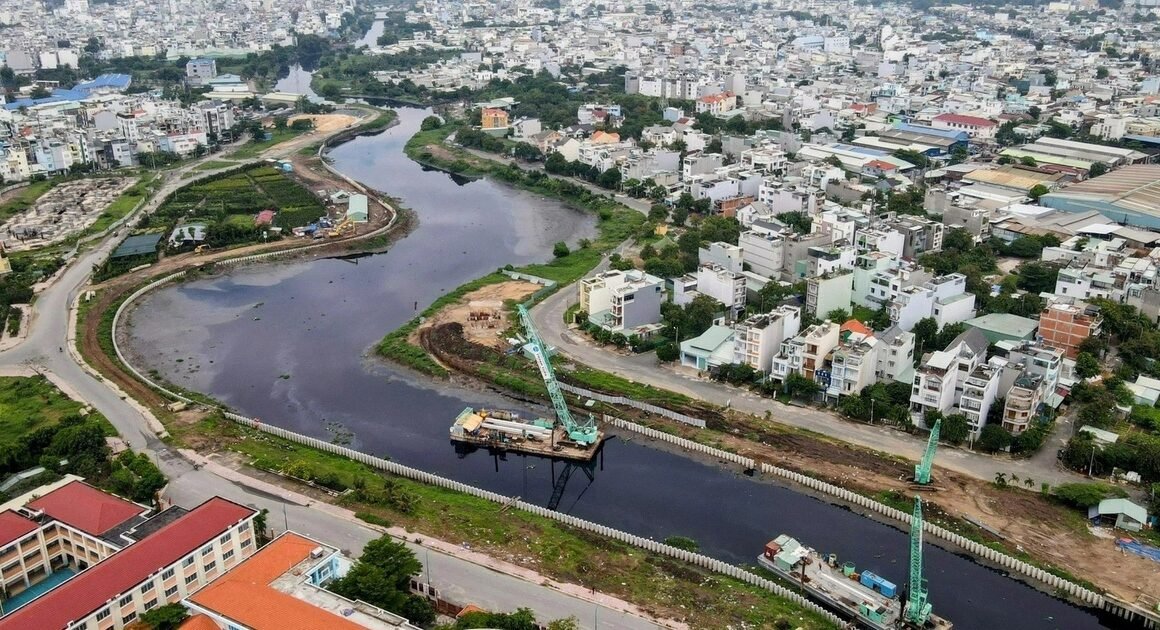 DỰ ÁN CẢI TẠO KÊNH THAM LƯƠNG CHẢY TRẬT, VẪN CHẬM TIẾN ĐỘ CHO CẢ CÓ VẬT LIỆU NHẬP KHẨU TỪ NƯỚC NGOẠI!