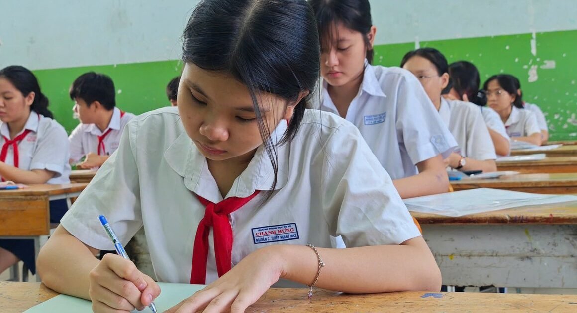 BÙNG NỔ KẾ HOẠCH TUYỂN SINH LỚP 10 CHẤM DỨT VỚI NHỮNG ĐIỂM ƯU TIÊN ĐẶC BIỆT!