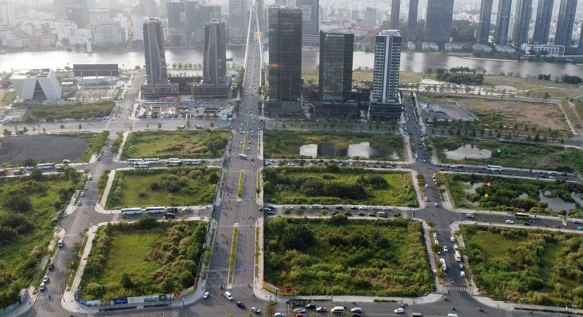 KHÁCH HÀNG CHỜ ĐỢI GÌ KHI TP.HCM SẮP RA MẮT 50 KHU ĐẤT ĐẤU GIÁ, TRONG ĐÓ CÓ 8 LÔ “ĐẤT VÀNG” TẠI THỦ THIÊM?