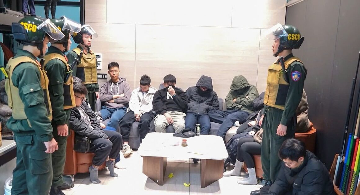 ** BẠO LỰC TRÊN INTERNET: ĐƯỜNG DÂY VẬN HÀNH WEBSITE XÔI LẠC TV BỊ PHÁ VỠ, HÀNG CHỤC BỊ CAN LIÊN QUAN BỊ KHỞI TỐ**