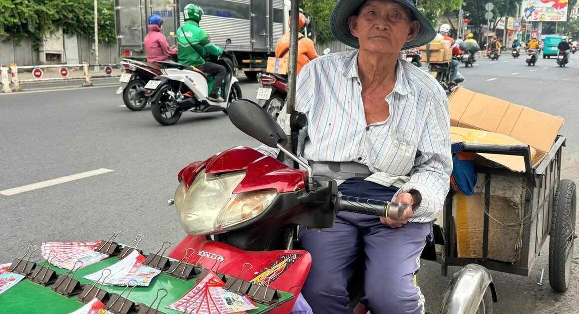 4TE PROUD: BƯỚC CHÂN 14 NĂM, ĐÁNH NHẬU MÙA NẮNG, MƯA, KHÁM PHÁ BIỂN ĐỔI DẠY CỦA ÔNG NHIỀU TRÊN ĐƯỜNG NGUYỄN THÁI SƠN!