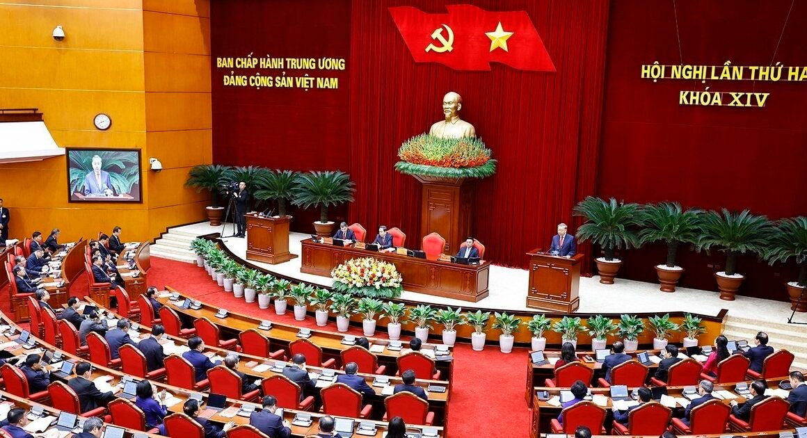 KHÁM PHÁ NHỮNG QUYẾT ĐỊNH ĐỊNH HƯỚNG ĐỘT PHÁ CỦA TRUNG ƯƠNG ĐẢNG TRONG CHIẾN LƯỢC PHÁT TRIỂN TOÀN DIỆN!