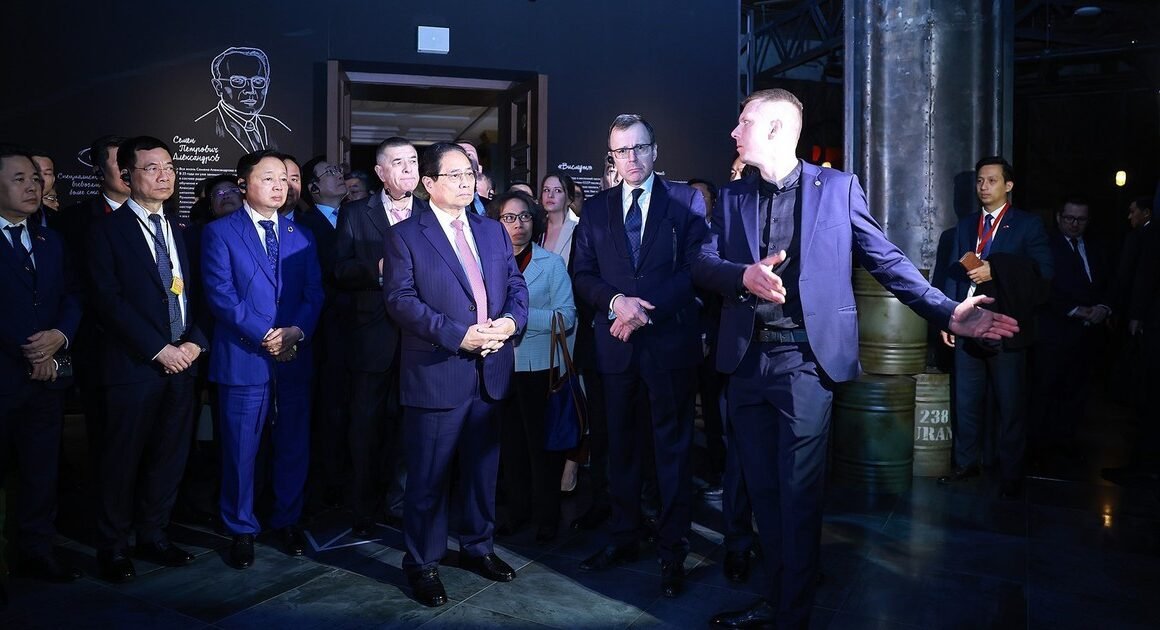 KHÁM PHÁ HƠN NỮA VỀ CHIẾN LƯỢC PHÁT TRIỂN NGUỒN LỰC CỦA VIỆT NAM VỚI TRUNG TÂM NĂNG LƯỢNG NGUYÊN TỬ VÀ HỆ THỐNG TÀU ĐIỆN NGẦU NGA