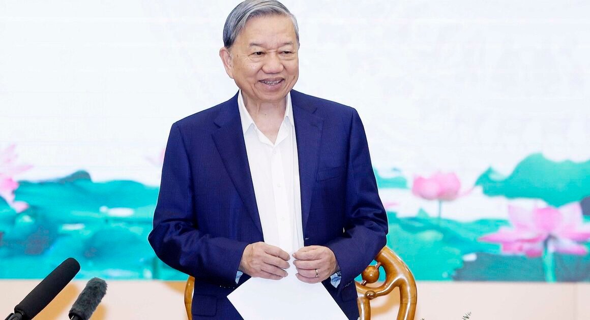 BÍ MẬT TĂNG CƯỜNG NIỀM TIN NHÂN DÂN TRONG CÔNG TÁC CHÍNH TRỊ VÀ TƯ TƯỞNG!