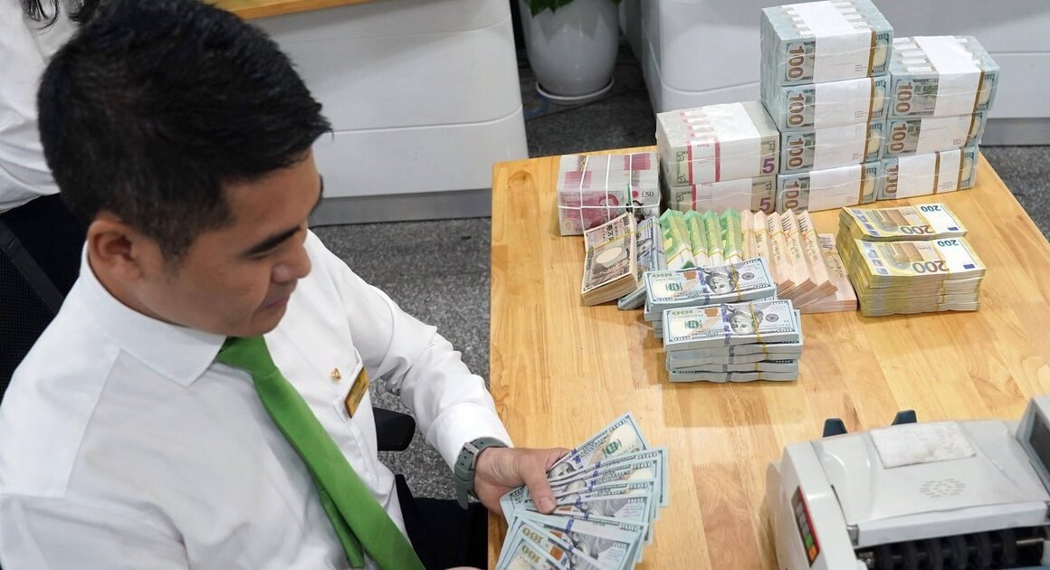 LỢI SUẤT TIẾT KIỆM CHUYỂN ĐỘNG THEO ĐÀ TĂNG CỦA ĐỒNG USD, KHI NÀO BẠN SẼ ĐƯỢC NGHỈ VỀ TƯƠNG LAI?