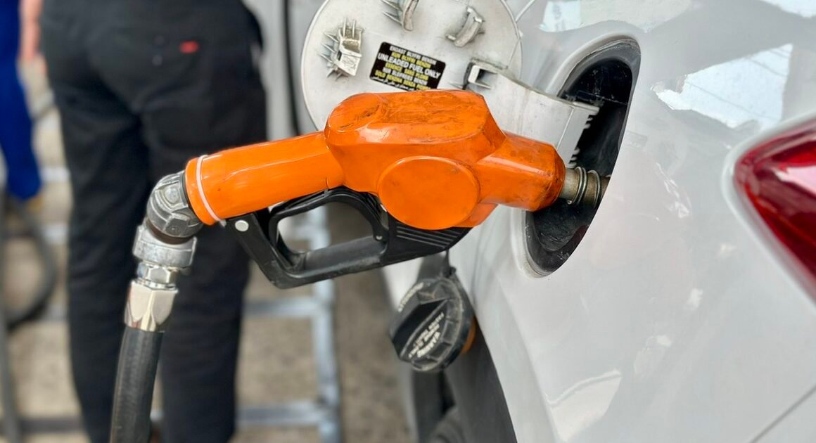 XUẤT HIỆN DỒI DÀO XĂNG DẦU VÀ GIAO DỊCH CHIẾT KHẤU TĂNG TRỞ LẠI, CHỜ GÌ ĐỂ TUYẾT ĐƯỢC CHIẾC XE CỦA BẠN?