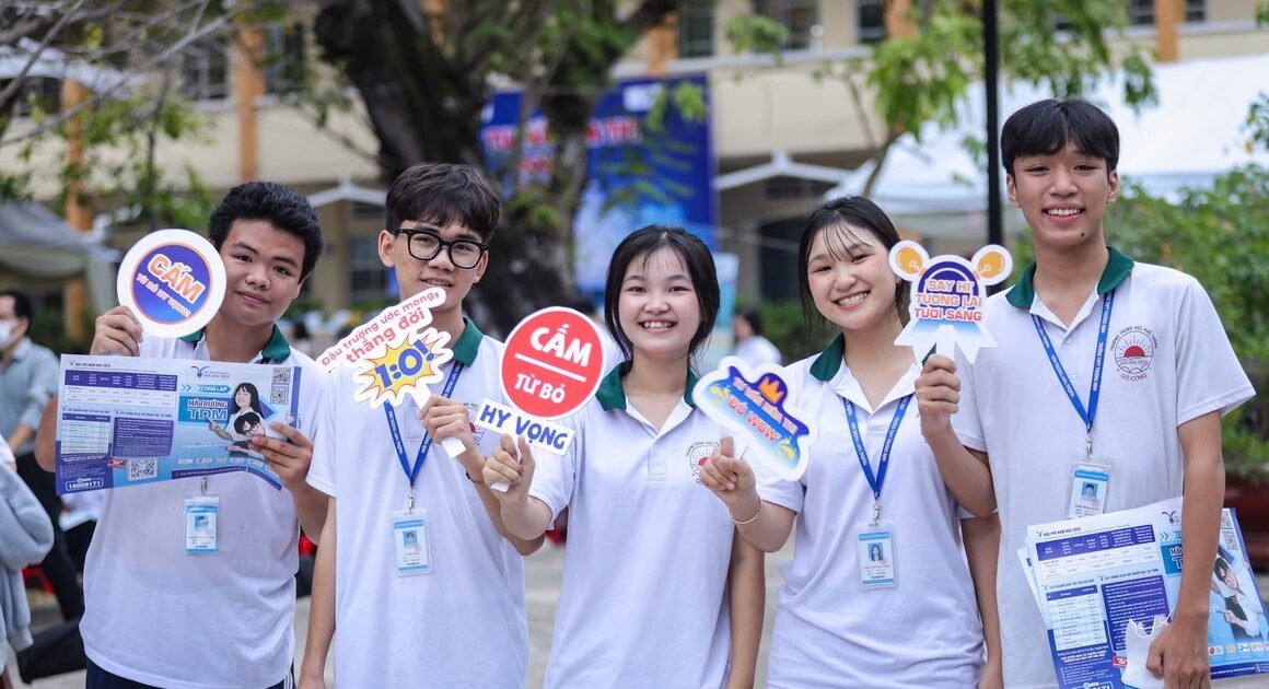 BẠN ĐÃ SẴN SÀNG CHỌN NGÀNH HỌC CHỐT, KIỂM CHỨNG TƯƠNG LAI KHÔNG BỊ “MẮC KẸT” TRONG THỜI ĐẠI AI?
