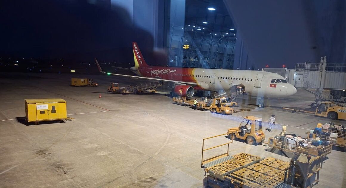 SAU MỘT TUẦN HẾT ĐÁP ỨNG CAO ĐIỂM TẾT BỈNH NGỌ, ANH ĐÀO TẠI CHIỀU 3.3 TẠI LIÊN KHƯƠNG XUỐNG DẦN VÀNG VỀ, TRỞ NÊN CÙNG KHẮC KHÁNG KHÓ TIN!