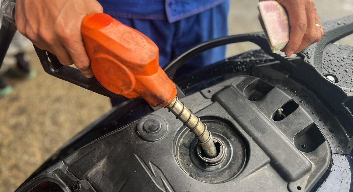 ĐIỀU GÌ ĐANG DIỄN RA TẠI TRẠM XĂNG DẦU TRÊN ĐƯỜNG MINH MẠNG?