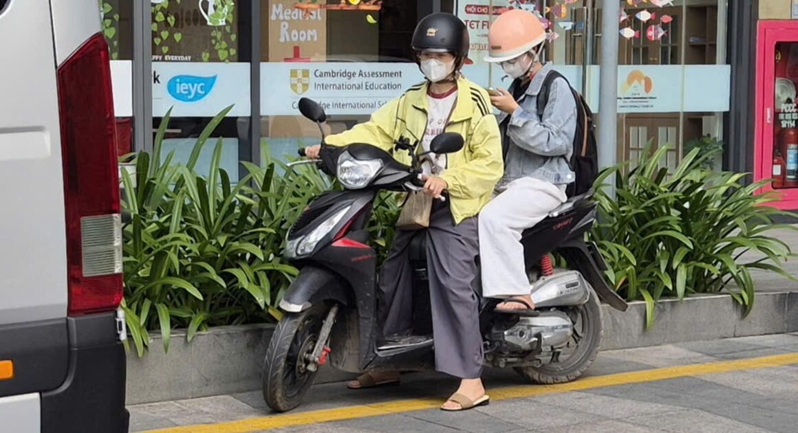 BAO GIỜ ĐI CHUNG XE VỪA TIẾT KIỆM VỪA GẦN GŨI HƠN NGAY TRONG NHÓM NHIỀU NGƯỜI TRẺ?