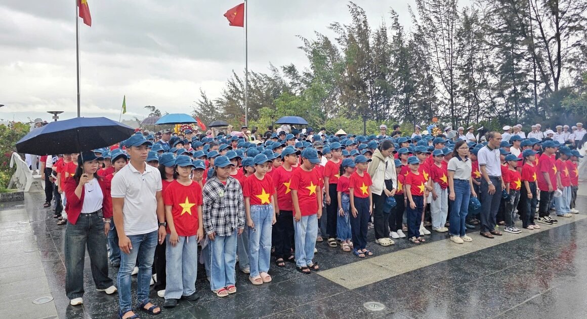 HÀNH TRÌNH ĐỎ TRỌNG NHỚ NHỮNG NGƯỜI CHA – NHỮNG NGƯỜI ĐƯA ĐƯỜNG CHO TỔ QUỐC TỪ CHIẾN TRƯỜNG GẠC MA!