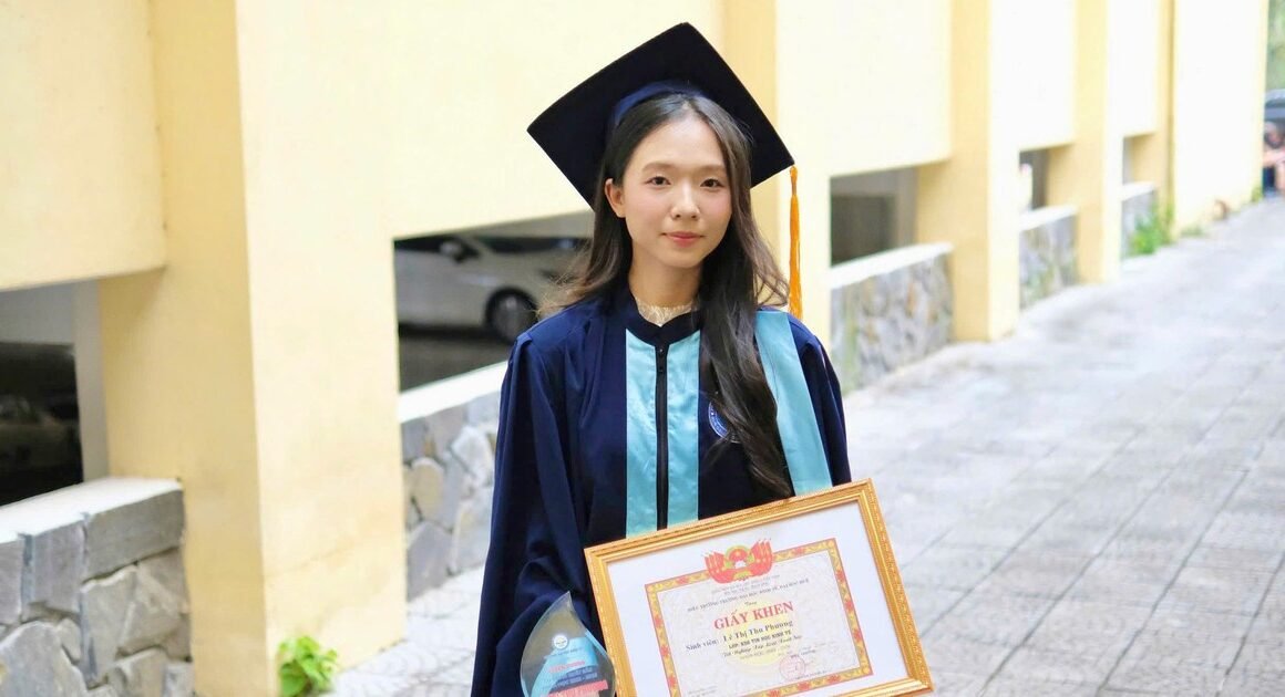 BẤT NGỜ: THỦ KHOA ĐẠI HỌC KINH TẾ HUẾ CẬP BẾN NGAY TRƯỚC KHI TỐT NGHIỆP