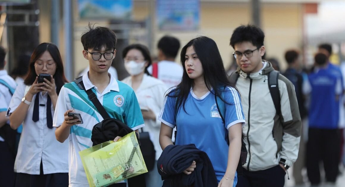 KHÁM PHÁ CƠ HỘI NGHỀ NGHIỆP KHỐI XÃ HỘI NHÂN VĂN VÀ SƯ PHẠM TRONG TƯƠNG LAI GẦN!