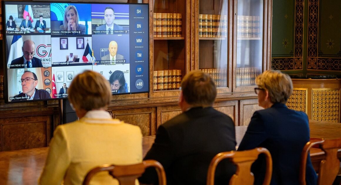 LIÊN MINH 40 NƯỚC ĐẶT RA CAM KẾT MỞ CỬA EO BIỂN HORMUZ – BƯỚC NGOẶT QUAN TRỌNG CHO AN NINH CHÂU Á?