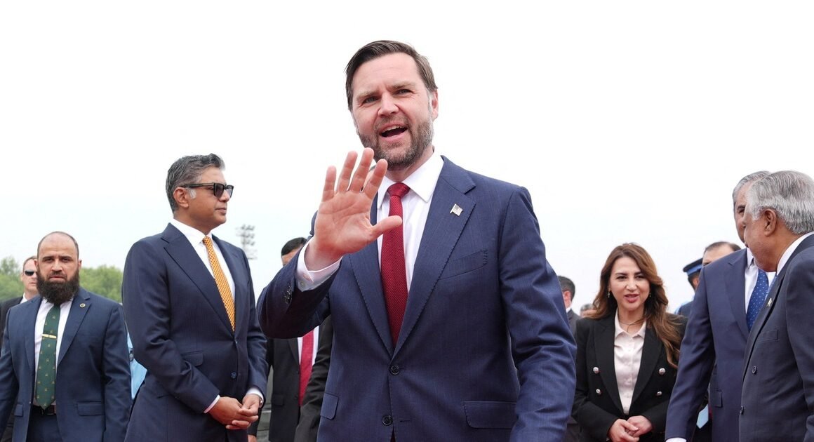 PHÁO ĐÀO CUỘC ĐÒI HỢP GIẢI VÀNG GIÁ ĐÁNH CHO MỸ VÀ IRAN KHIẾN CẢ THẾ GIỚI CHỜ ĐỢI KẾT QUẢ