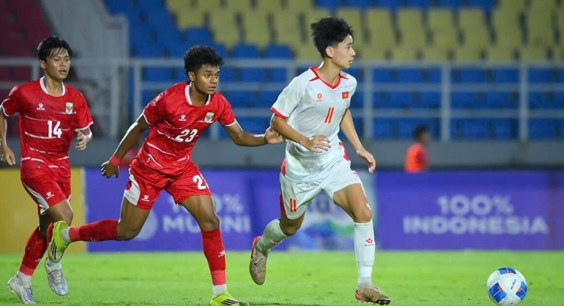 KHÁNG CHIẾN TRONG GIỌT NƯỚC, ĐỘI TUYỂN U.17 VIỆT NAM ĐANG GÂY BẤT NGỜ VỚI LỐI CHƠI ĐỈN ĐÁNG TINH TẾ VÀ BẢN SẮC KHÓ PHÁ
