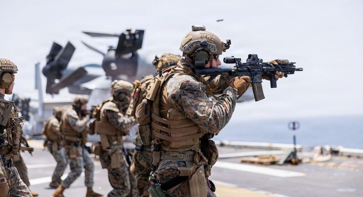 QUAN CHỨC CẤP CAO LẦU NĂM GÓC TIẾT LỘ MƯỜI TỈ USD MỸ ĐÃ CHI CHO CUỘC CHIẾN VỚI IRAN KHÔNG NGỜ