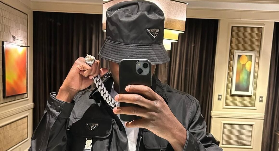 NỤ CƯỜI ĐẦY MÂU THUẪN KHI BỊ BẮT LAN TRANH TRÊN MẠNG XÃ HỘI!