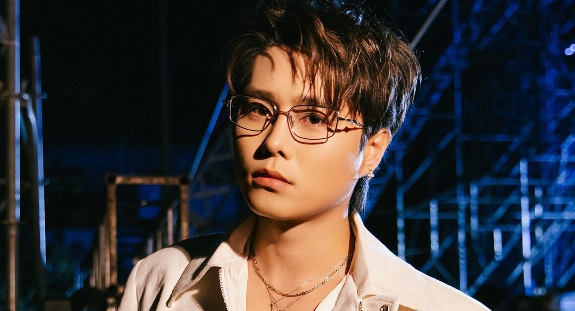 NGHỆ SĨ VIỆT HIẾM HƠI NÀY GÂY SỐT TẠI TRUNG QUỐC VỚI DÒNG HIT “XẾP ĐỐNG”