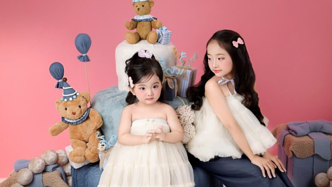KHÁM PHÁ BỘ ẢNH HÀI HÒA VÀ ĐÁNG YÊU CỦA CON GÁI NHÀ KHÁNH THI – PHAN HIỂN!