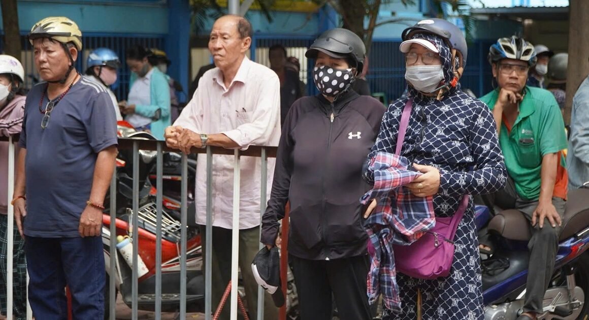 BẾP ĂN TRƯỜNG HỌC: SỰ THẬT ĐÁNG NGẠC NHIÊN VỀ NHỮNG LỖ HỔNG CHƯA HỀ CHỐNG CHỌC!