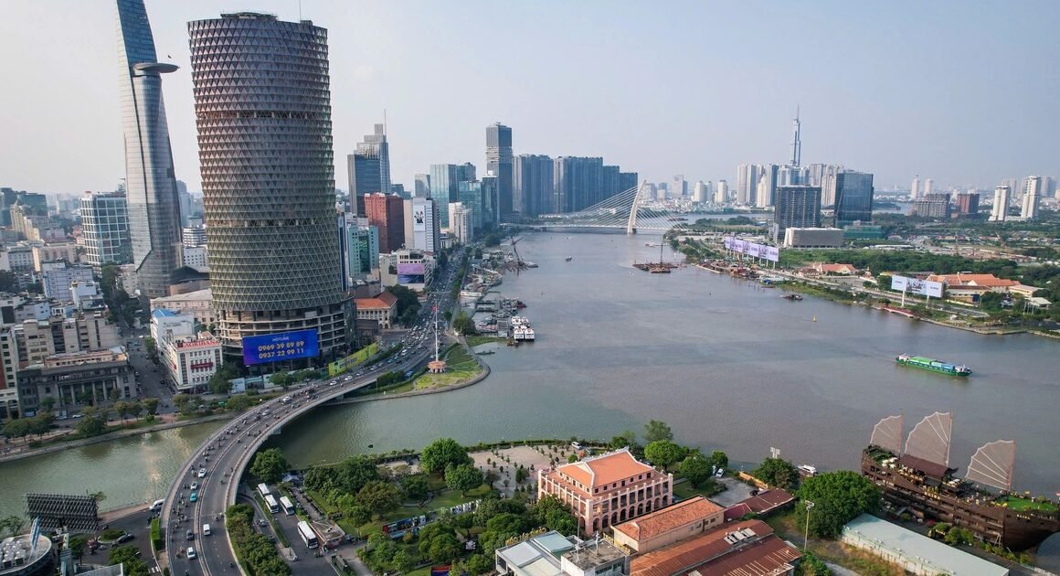 KHÁM PHÁ CÁCH TP.HCM VẬN DỤNG TẦM NHÌN DÀI HẠN ĐỂ VƯỢT TRỘI TRÊN BẢN ĐỒ PHÁT TRIỂN CỦA ĐẤT NƯỚC!