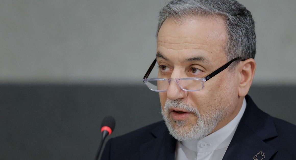 BƯỚC SANG NGÀY THỨ 33, NƯỚC CỜ CHÂU VỊNH VỪA CHỚP CHIẾU NHƯNG CĂNG THẲNG VẪN BIỂN RẼ