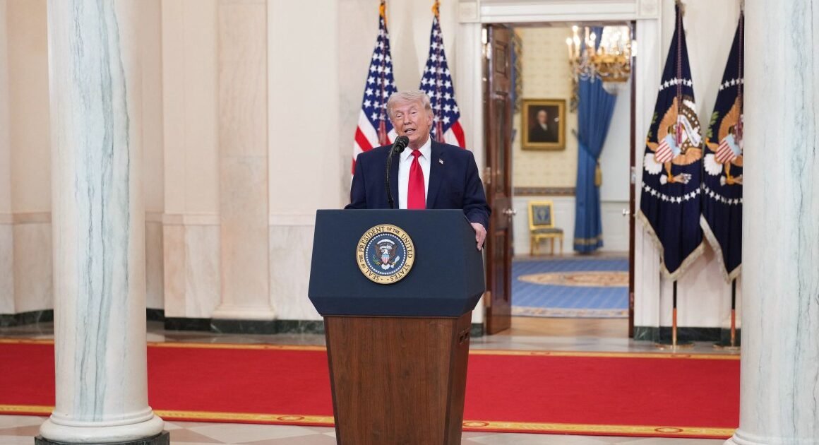 MỸ VÀ IRAN ĐỤNG ĐỘ TRỰC DIẾN: AI SẼ LÀ NGƯỜI ĐÓN CƠN BIẾN CốN KHỞI MỚI TRONG CUỘC CHIẾN Ở TRUNG ĐÔNG?