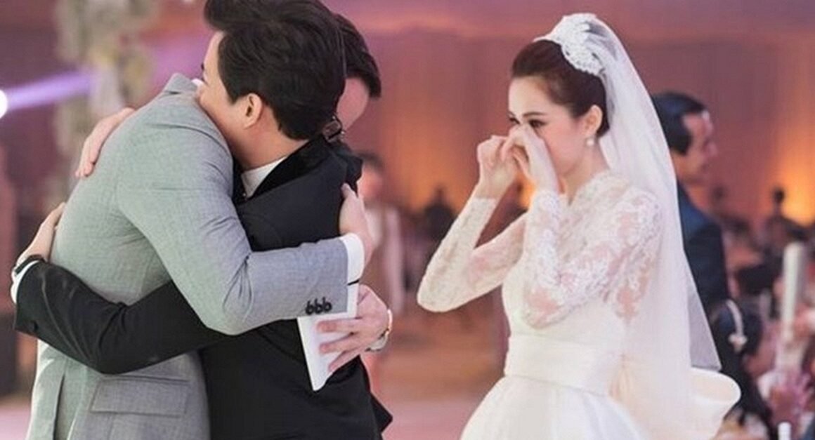 KHÁM PHÁ CUỘC SỐNG HÔN NHÂN VÀ CHIẾC TÚI BẤT ĐẬU CỦA MỸ NHÂN NỔI TIẾNG NÀY!