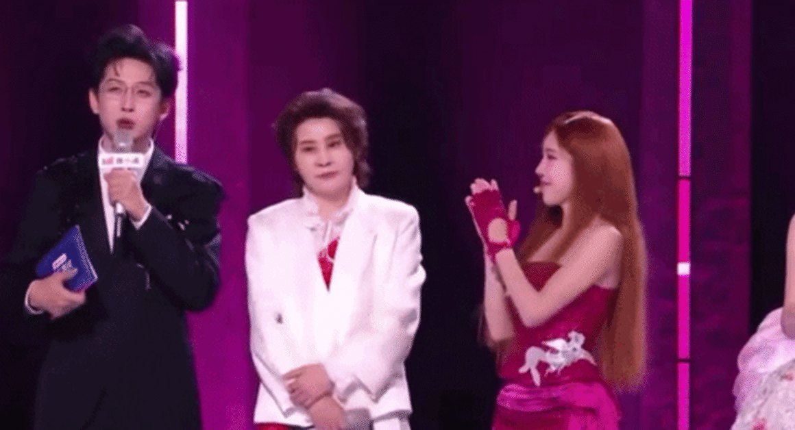 THÁI ĐỘ GÂY BÁO CHẤM MẠNG TRƯỚC ĐỐI XỬ CỦA THÍ SINH TRUNG QUỐC VỚI TRANG PHÁP!