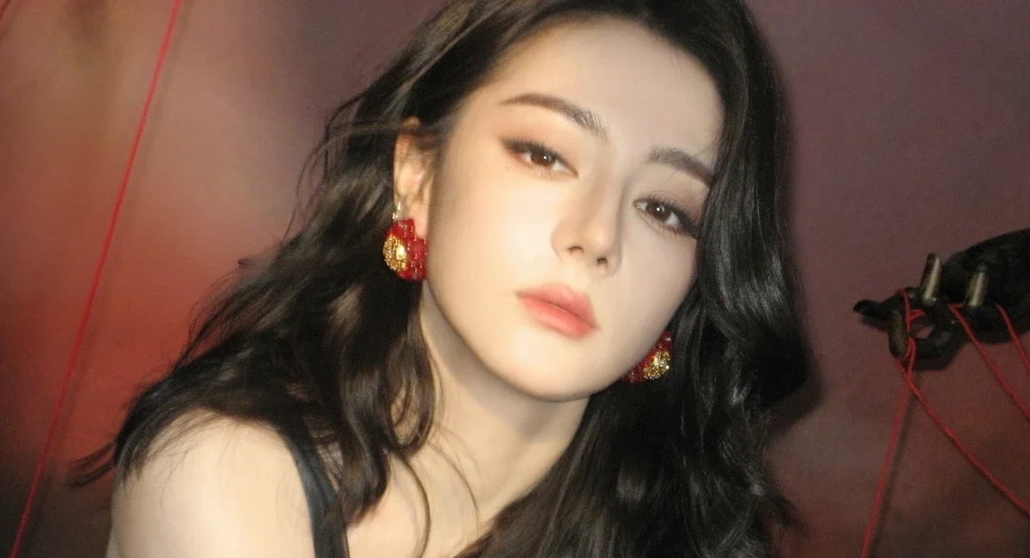 TIỀN ĐẠO DIỄN XUẤT CỦA ĐỊCH LỆ NHIỆT BA ĐANG GÂY NHIỀU XÂU HỨC TRƯỚC SỨC MẠNH CỦA CÚC TỊNH Y