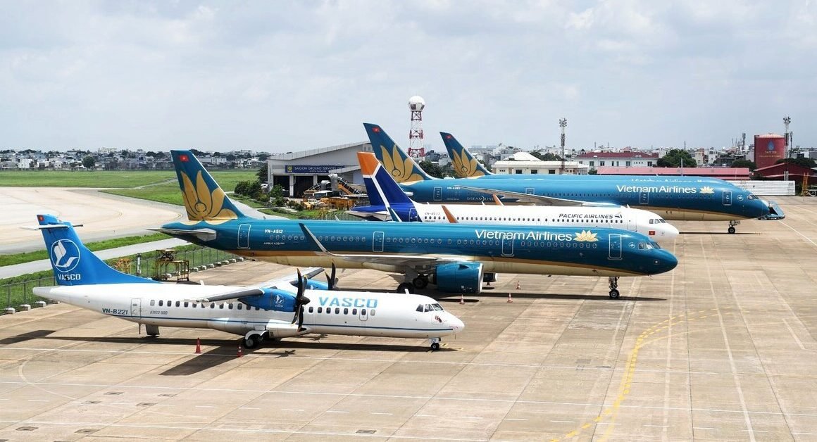 Giá vé máy bay tăng cao bất ngờ dù hãng đã tăng chuyến để phục vụ lễ 30/4-1/5!