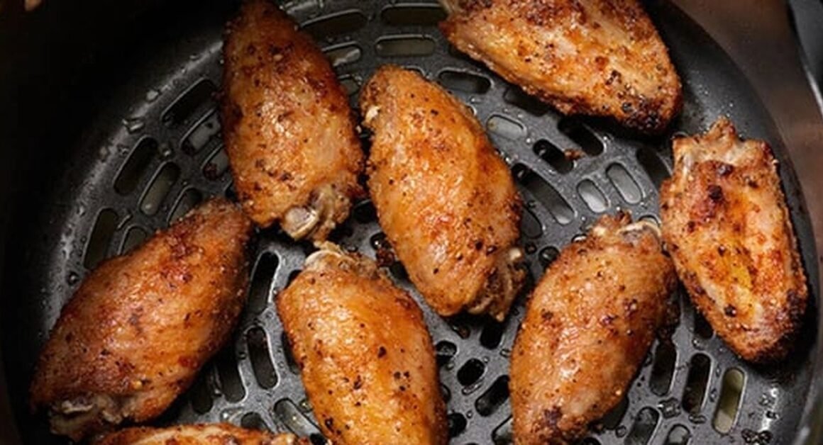 DÙNG NỒI CHIÊN KHÔNG DẦU ĐÚNG CÁCH CẦN BIẾT, ĐỂ TRÁNH MẤT HỨNG HỢP VÀ BẢO VỆ SỨC KHỎE!