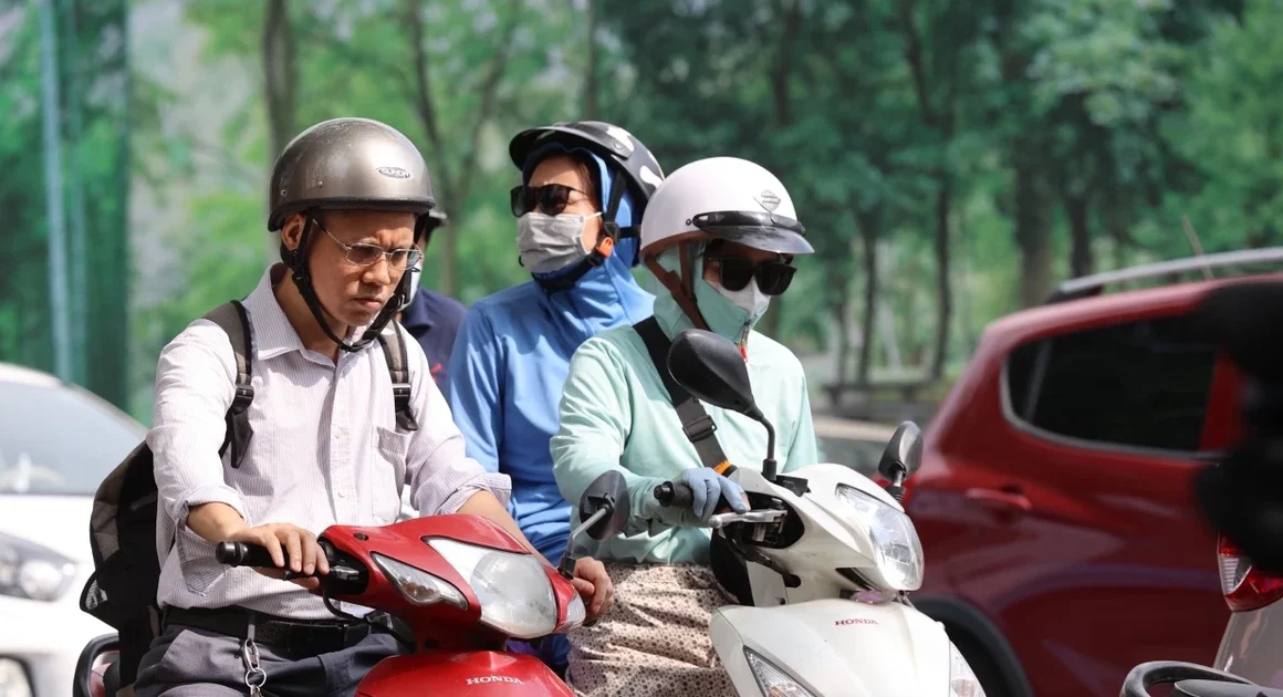 KHÁN GIẢ CẨN THẬN TRƯỚC NẮNG NÓNG GAY GẮT ĐANG ẦM ĂP MIỀN BẮC TRONG NHỮNG NGÀY TỚI!